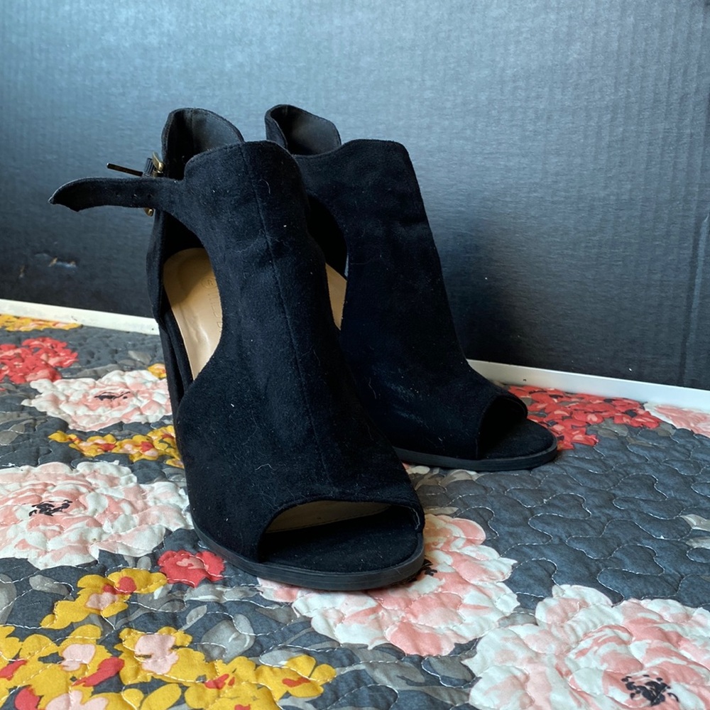 Black heels